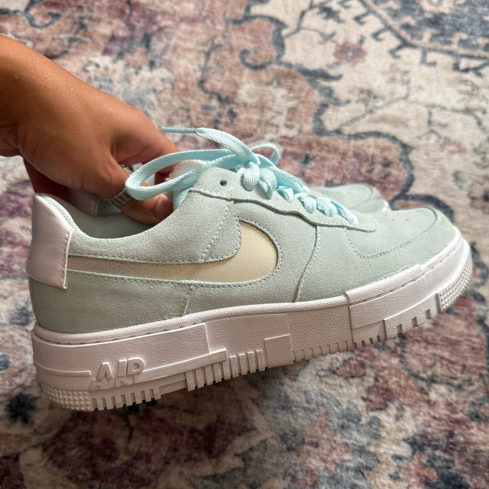 NIKE PIXEL GLACIER BLUE SUEDE - Picture 3 of 5